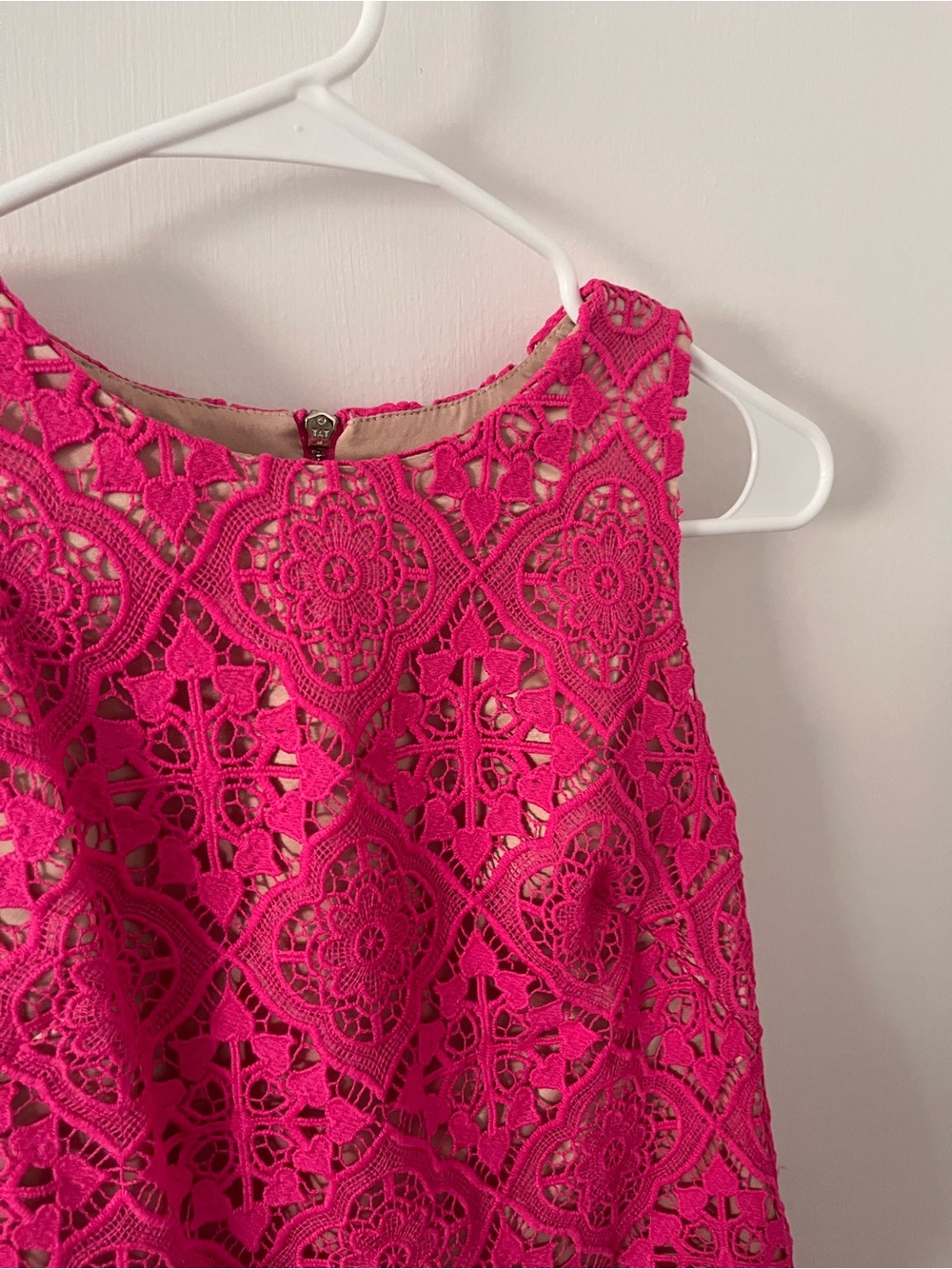 Eliza J. Hot Pink Magenta Crochet Lace Overlay Sleeveless Dress Scalloped 0P - Picture 2 of 13